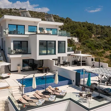 Villa Ocean View With Heated Pool Rogoznica (Sibenik-Knin)