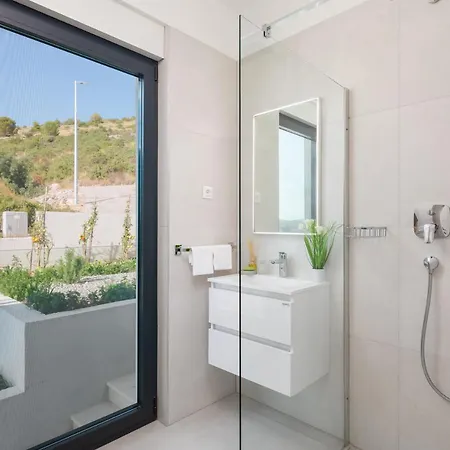 Ocean View With Heated Pool Villa