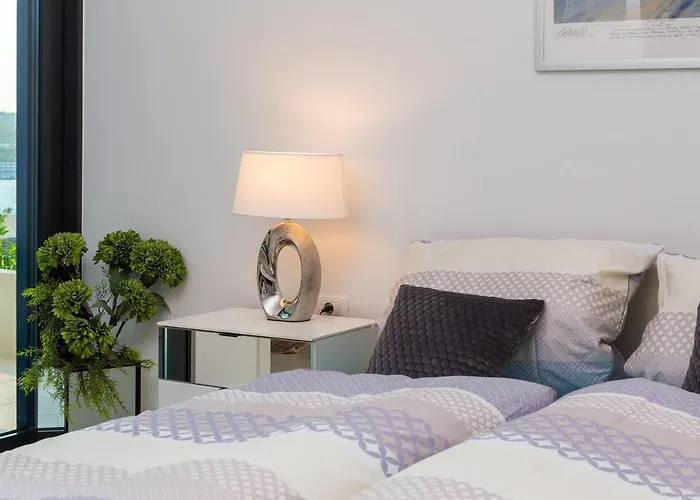 Ocean View I Zatoglav *